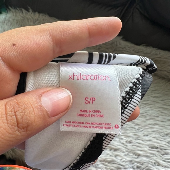 Xhilaration Black & White Printed Push Up Halter Swimsuit Top Small - Picture 9 of 10